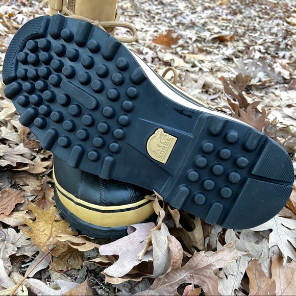 SOREL Caribou. Woman’s Size:10 water proof boot! - Picture 11 of 12